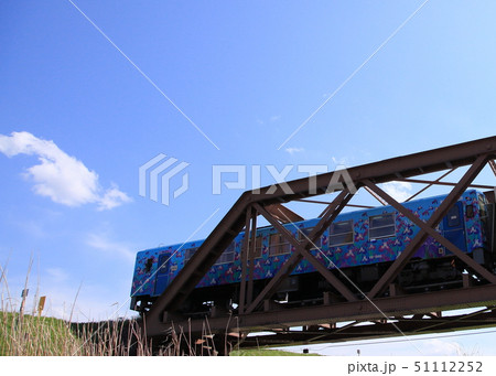 鉄橋を渡るフラワー長井線 鉄橋を渡るフラワー長井線 51112252