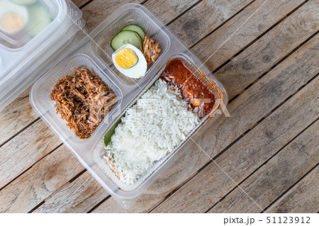 Conveniently packed delicious nasi lemak meal 51123912