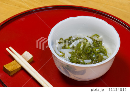 イカとめかぶの和え物 イカとめかぶの和え物 51134013