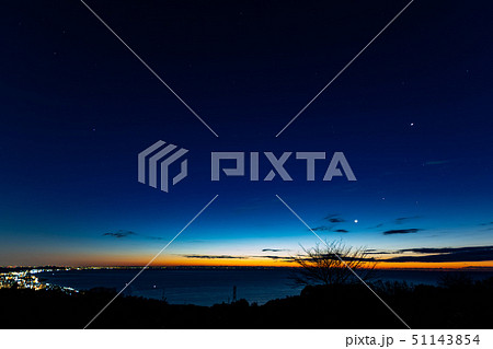 ヨロイヅカファームから見る朝日 ヨロイヅカファームから見る朝日 51143854