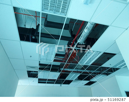 Installation of suspended ceiling frame and boards 51169287
