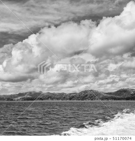 a view from  boat  and the pacific ocean 51170074