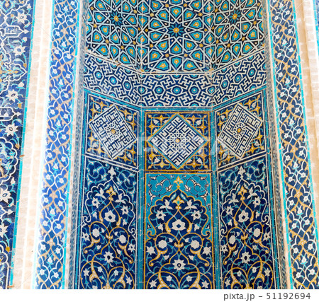 in iran blur islamic mausoleum in iran blur islamic mausoleum 51192694