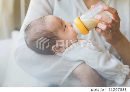 赤ちゃん 授乳 赤ちゃん 授乳 51297083