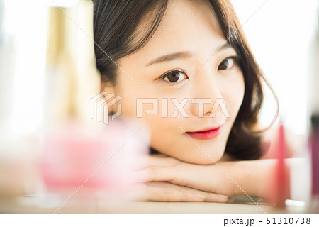 女性　ビューティー 51310738