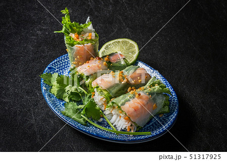 生春巻き　ベトナム料理　Vietnamese variety 51317925