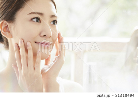 女性　ビューティー 51318494