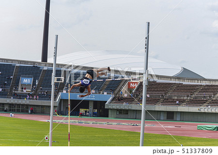 棒高跳び 棒高跳び 51337809