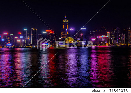 香港・ビクトリアハーバーの夜景 香港・ビクトリアハーバーの夜景 51342058