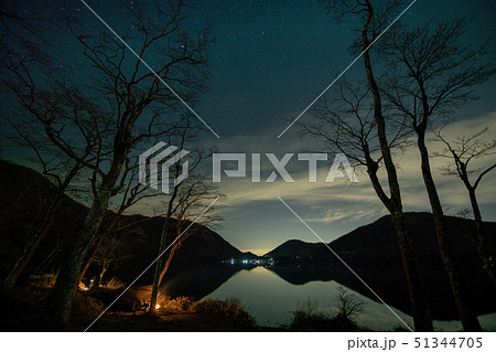 赤城山キャンプ場の星空、赤城大沼の岸辺より 51344705