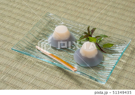 和菓子　日本　Japanese traditional sweets(wagashi) 51349435