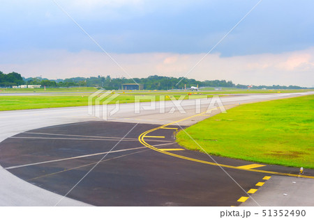 runway empty free Changi Singapore 51352490