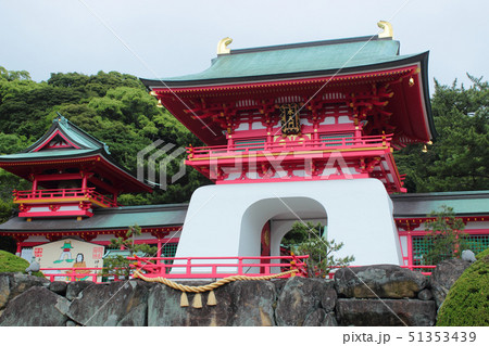 山口県下関市　赤間神宮　水天門 51353439