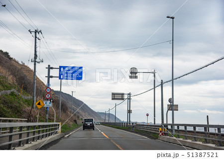 北海道　日高への道　優駿浪漫街道　海岸沿いの道 51387521