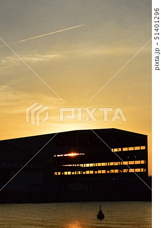 港湾の夕景 51401296