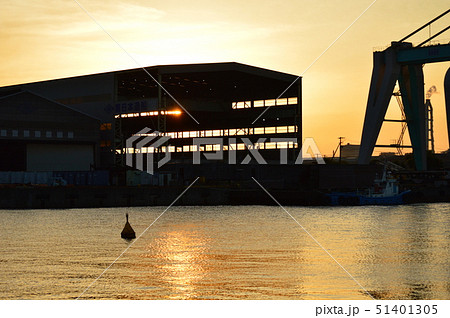 港湾の夕景 51401305