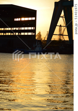 港湾の夕景 51401975