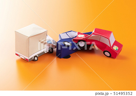 ペーパークラフト　イメージ　高齢ドライバー 51495352