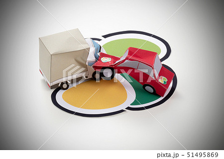 ペーパークラフト　イメージ　高齢ドライバー 51495869