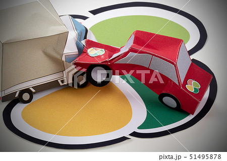 ペーパークラフト　イメージ　高齢ドライバー 51495878