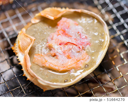 かに甲羅盛り_炭火焼き(炭焼き・網焼き・七輪・一人・宅飲み・バーベキュー・BBQ・焼肉・牛肉 かに甲羅盛り_炭火焼き(炭焼き・網焼き・七輪・一人・宅飲み・バーベキュー・BBQ・焼肉・牛肉 51664270