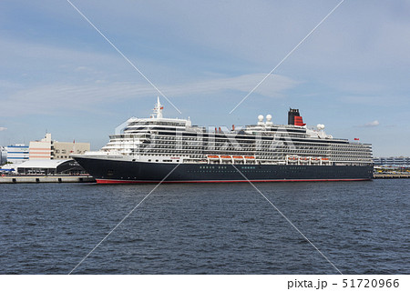 横浜港大黒ふ頭のクイーンエリザベス 51720966