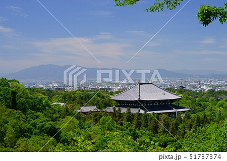 新緑の奈良・東大寺と興福寺五重の塔２ 51737374