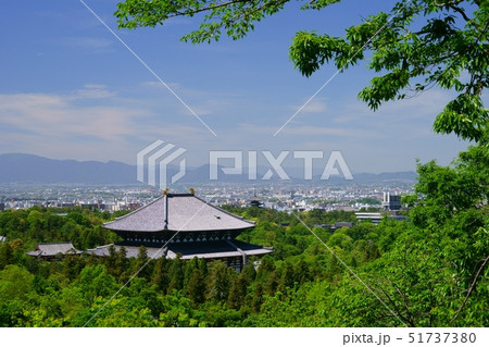 新緑の奈良・東大寺と興福寺五重の塔3 新緑の奈良・東大寺と興福寺五重の塔3 51737380