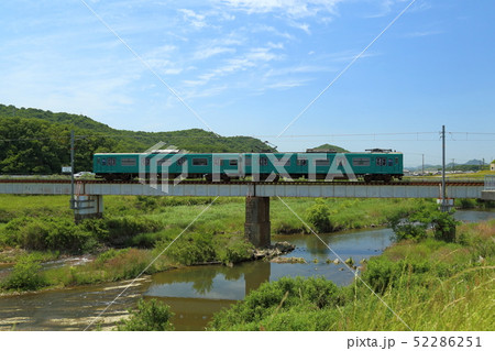 JR西日本 加古川線　【粟生駅周辺　万願寺川を渡る】 52286251
