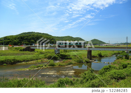 JR西日本 加古川線　【粟生駅周辺　万願寺川を渡る】 52286285