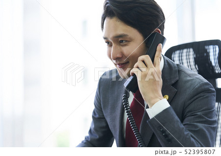 男性弁護士 52395807