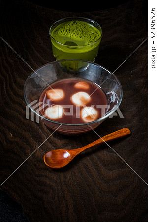 白玉ぜんざい　 sweet made with soft beans  52396526