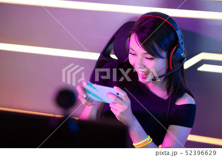 cybersport gamer have live stream 52396629