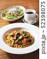 トマトペペロンチーノ 52398075