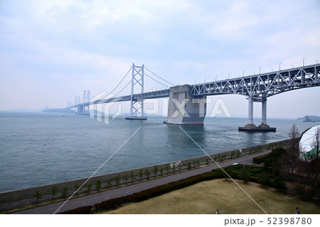 道の駅「瀬戸大橋記念公園」、記念館展望台から瀬戸大橋 52398780