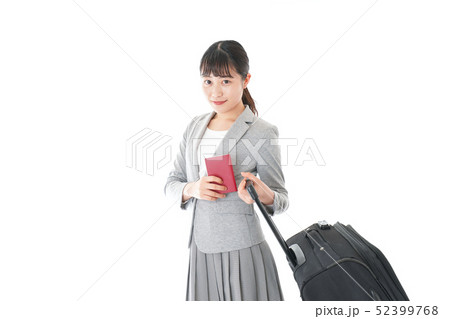 海外出張に行くビジネスウーマン 52399768