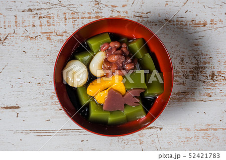 抹茶の和風スウィーツ traditional Japanese Sweet taste desert 抹茶の和風スウィーツ traditional Japanese Sweet taste desert 52421783