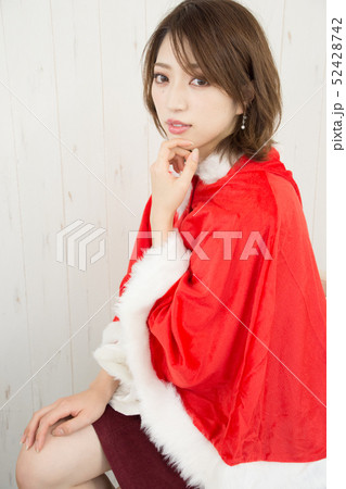 サンタ衣装の女性 サンタ衣装の女性 52428742