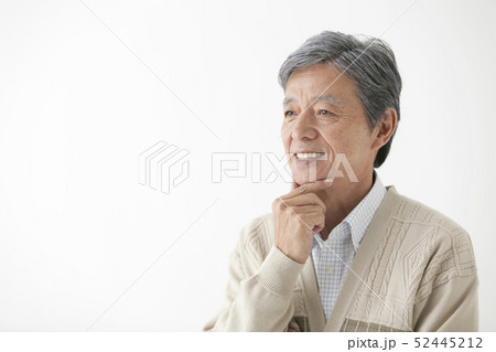 笑顔の中高年男性 52445212