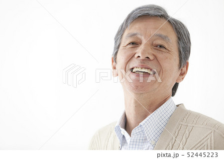 笑顔の中高年男性 52445223
