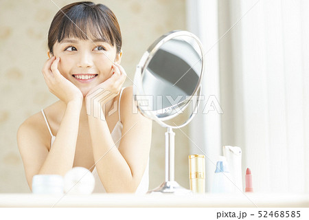 女性　ビューティー　 52468585