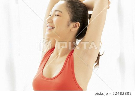 女性　スポーツ　ヘルシー 52482805