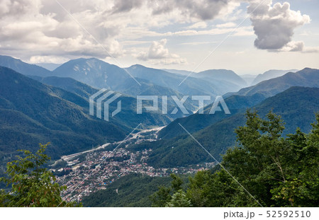 Village in a mountain valley 52592510