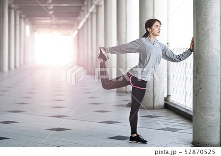 女性 ストレッチ 女性 ストレッチ 52870525