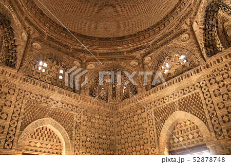 中央アジア　シルクロードの旅　ウズベキスタン　ブハラ　イスマイール・サーマーニ廟　内部 52878748