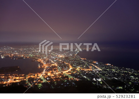 朝を迎える前の静かな函館夜景 朝を迎える前の静かな函館夜景 52923281