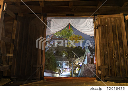 桜の名所！龍野城本丸御殿、埋門（兵庫県たつの市）※作品コメント欄に撮影位置 52956426