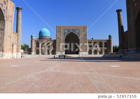 中央アジア シルクロードの旅 ウズベキスタン サマルカンド レギスタン広場 ティラカリ・メドレセ 中央アジア シルクロードの旅 ウズベキスタン サマルカンド レギスタン広場 ティラカリ・メドレセ 52957350