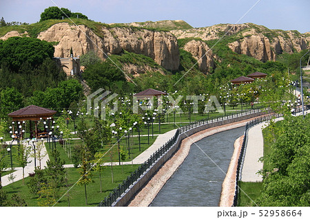 中央アジア　シルクロードの旅　ウズベキスタン　サマルカンド　アフラシャブの丘　ダニエル廟 52958664