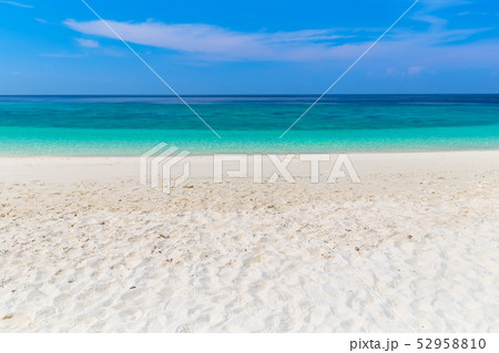 Paradise beach and the blue sky in Thailand 52958810
